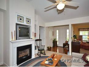 108 ANDOVER PLACE - Photo 4
