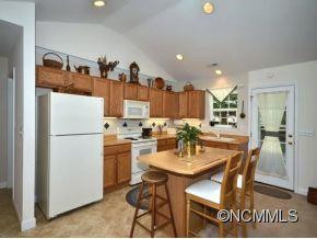 108 ANDOVER PLACE - Photo 6
