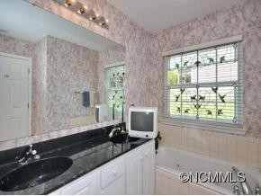 108 ANDOVER PLACE - Photo 9