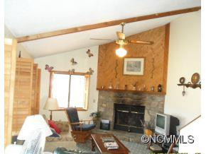 100 Chipmunk Lane - Photo 3