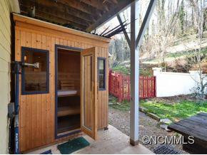 111 SPOOKS BRANCH ROAD - Photo 11