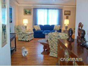 255 Charlestown - Photo 3
