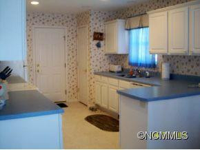 255 Charlestown - Photo 9