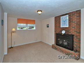 219 CASTLETON LANE - Photo 12