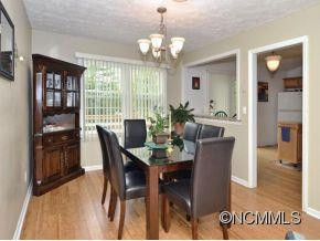 219 CASTLETON LANE - Photo 5