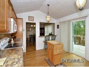 219 CASTLETON LANE - Photo 7