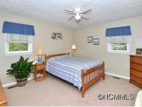 219 CASTLETON LANE - Photo 8
