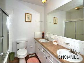 219 CASTLETON LANE - Photo 10