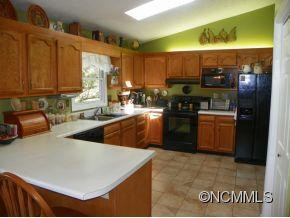 1 Tiffany Lane - Photo 8