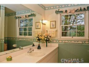 118 College Circle - Photo 12