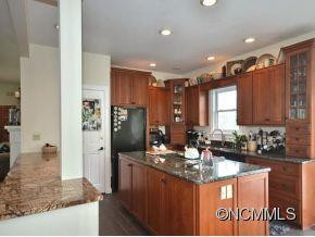 53 CROWNINGWAY DRIVE - Photo 8