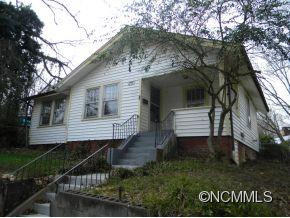 16 Robindale Ave