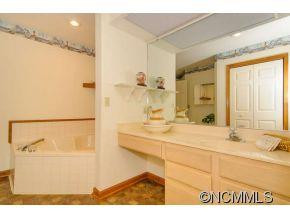 38 Hillcreek Drive - Photo 11