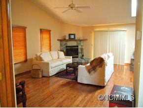 38 Hillcreek Drive - Photo 3