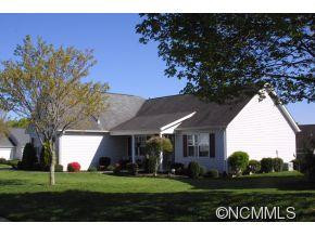 211 Essex Place - Photo 3