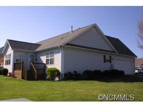 211 Essex Place - Photo 5