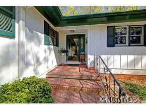 837 Greenwood Drive - Photo 2