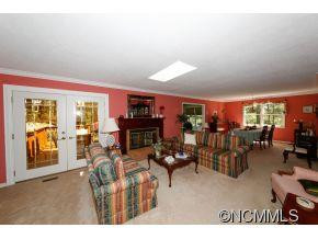 837 Greenwood Drive - Photo 4