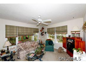 837 Greenwood Drive - Photo 9