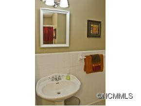 - Photo 11