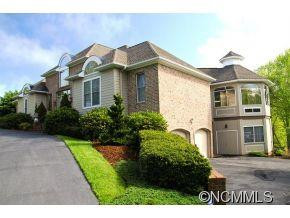 16 Lakeway Circle