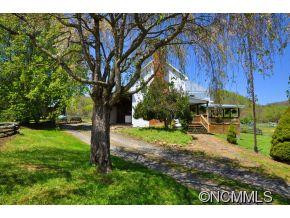 35 Paint Fork Road - Photo 2