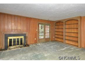 390 Delphia Drive - Photo 2