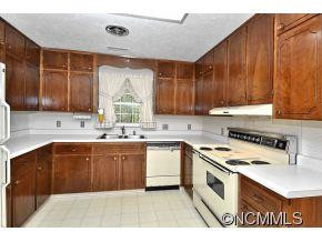 390 Delphia Drive - Photo 4