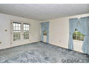 390 Delphia Drive - Photo 7