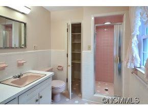 390 Delphia Drive - Photo 9