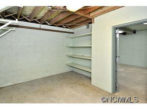 390 Delphia Drive - Photo 10