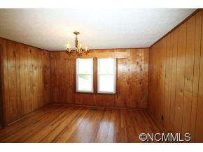 128  Ellen Avenue - Photo 16