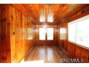 128  Ellen Avenue - Photo 17