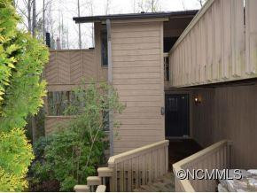 202 LIVE OAK LANE