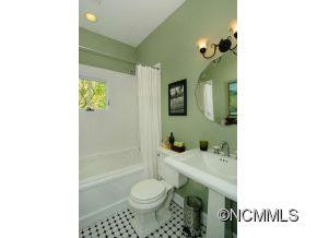 430 West Haywood - Photo 14