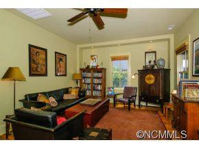 430 West Haywood - Photo 8
