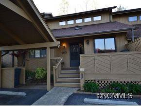 303 RED OAK DRIVE