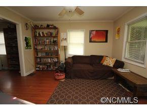 81 Virginia Ave - Photo 3