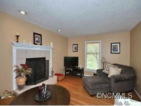 160 KEYSTONE DRIVE - Photo 2