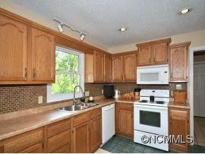 160 KEYSTONE DRIVE - Photo 5