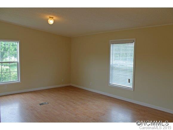 202 Lamonda Dr - Photo 5