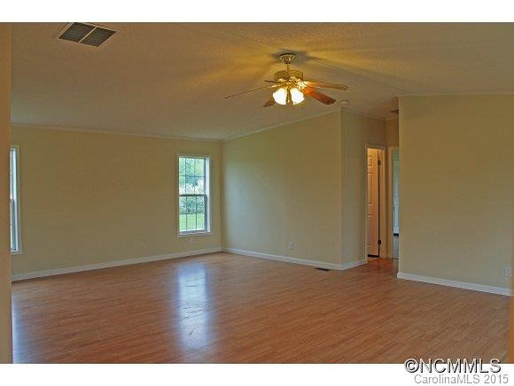 202 Lamonda Dr - Photo 9