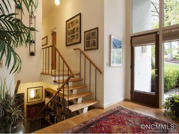 157 WINDSOR DRIVE - Photo 2