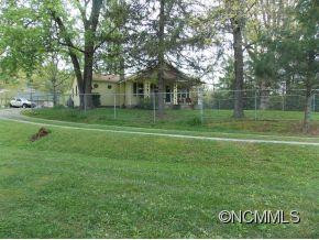 805 DAVIS CIRCLE - Photo 13
