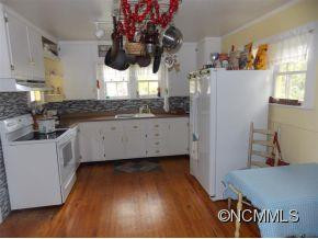 805 DAVIS CIRCLE - Photo 3