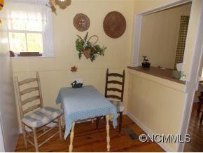 805 DAVIS CIRCLE - Photo 4