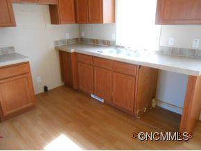 204 Nicholas Dr - Photo 2