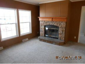 204 Nicholas Dr - Photo 3