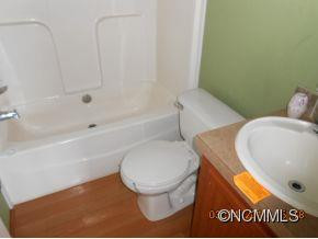 204 Nicholas Dr - Photo 6
