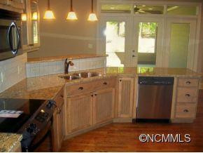 27 Meadowood - Photo 5